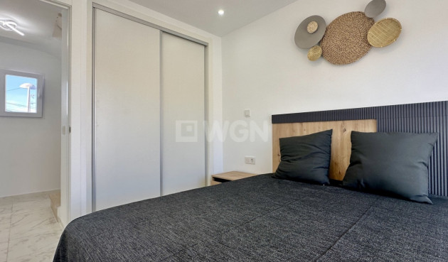 Odsprzedaż - Kamienica - Torrevieja - Costa Blanca