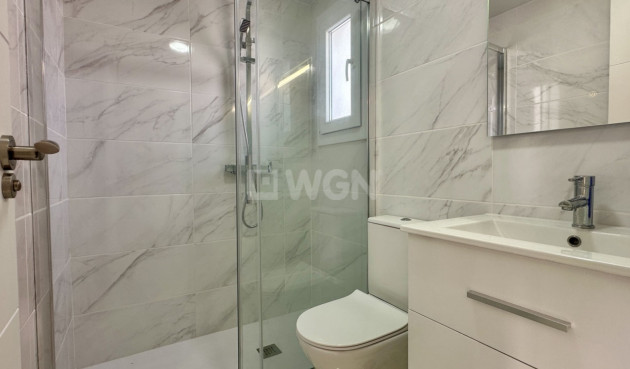 Odsprzedaż - Kamienica - Torrevieja - Costa Blanca