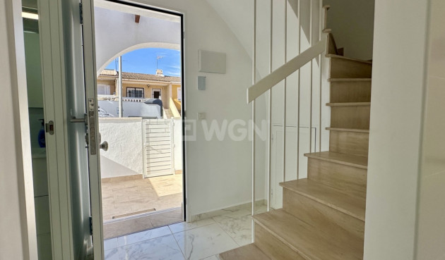 Odsprzedaż - Kamienica - Torrevieja - Costa Blanca