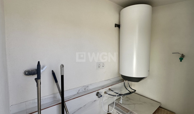 Odsprzedaż - Kamienica - Torrevieja - Costa Blanca