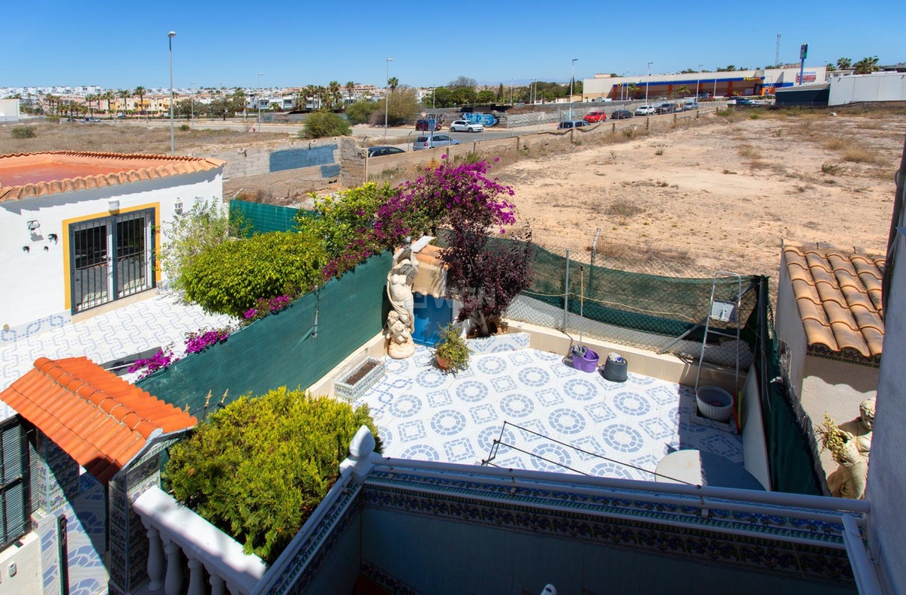 Odsprzedaż - Bungalow - Orihuela Costa - Punta Prima