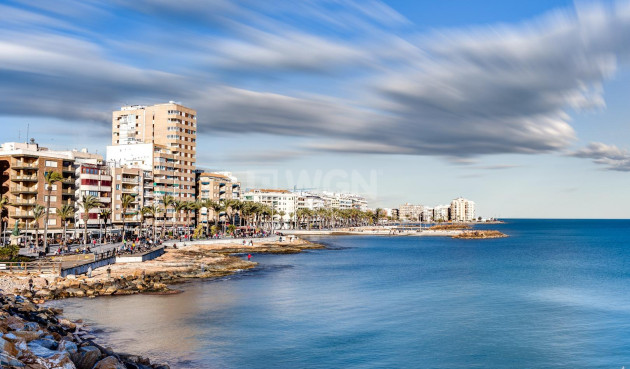Resale - Apartment / flat - Torrevieja - Parque Las Naciones