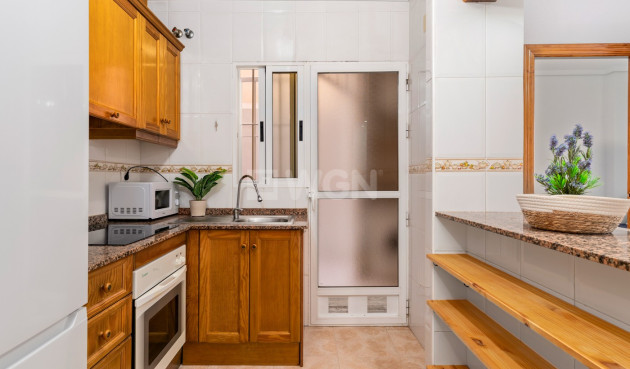 Odsprzedaż - Mieszkanie w bloku - Torrevieja - Costa Blanca