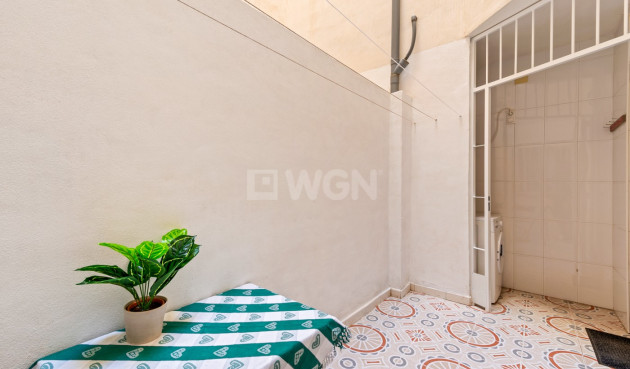 Odsprzedaż - Mieszkanie w bloku - Torrevieja - Costa Blanca