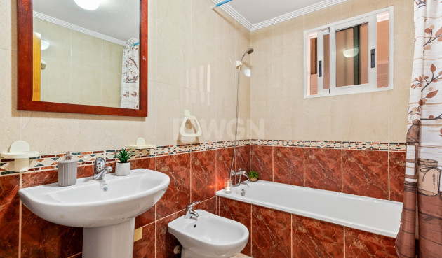 Odsprzedaż - Mieszkanie w bloku - Torrevieja - Costa Blanca