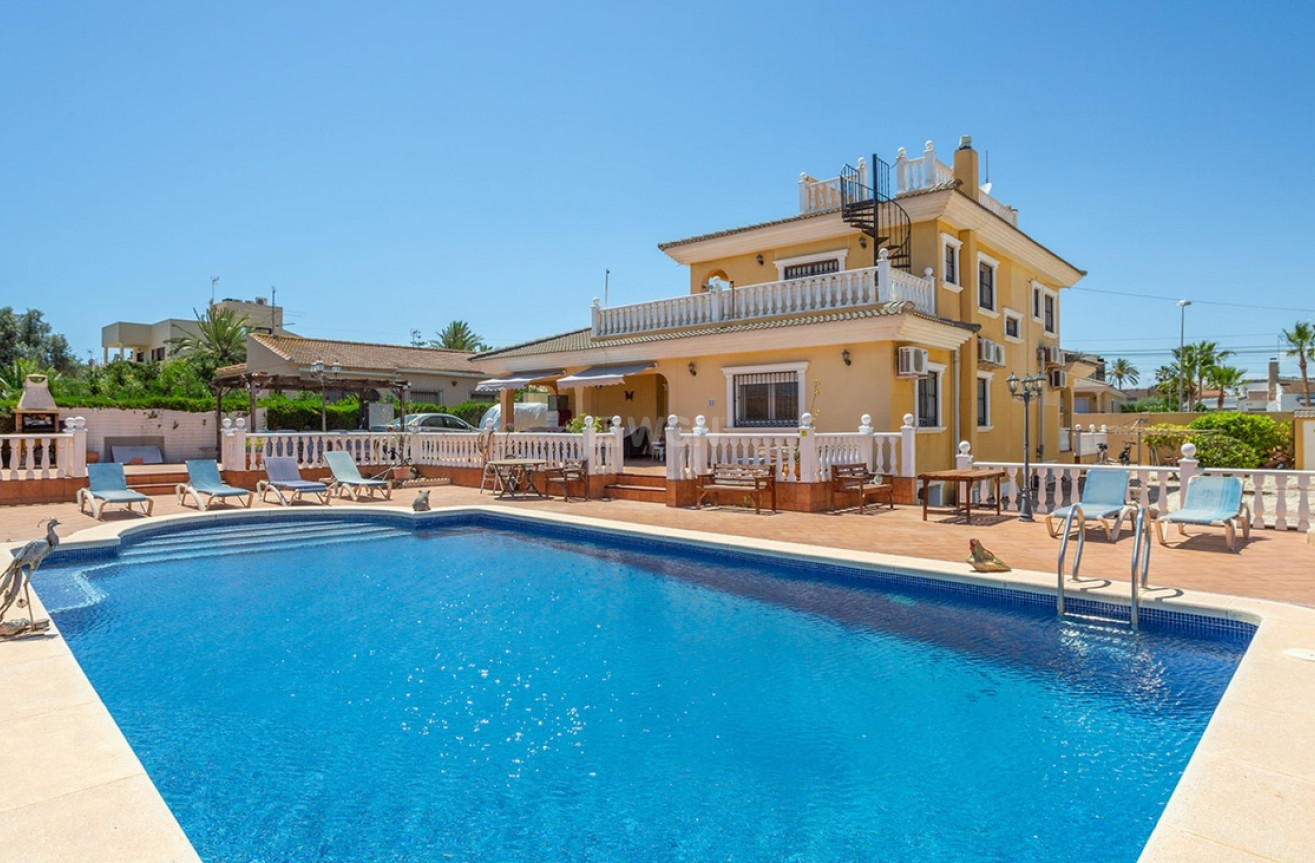 Odsprzedaż - Villa - Torrevieja - Los Balcones