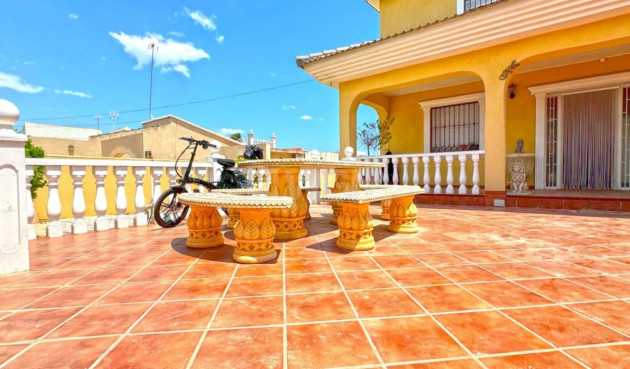 Odsprzedaż - Villa - Torrevieja - Los Balcones