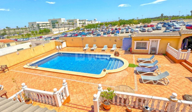Odsprzedaż - Villa - Torrevieja - Los Balcones