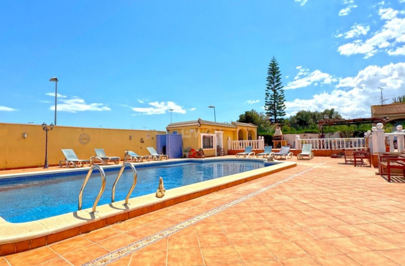 Odsprzedaż - Villa - Torrevieja - Los Balcones