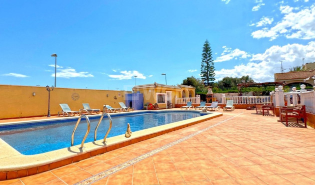 Odsprzedaż - Villa - Torrevieja - Los Balcones