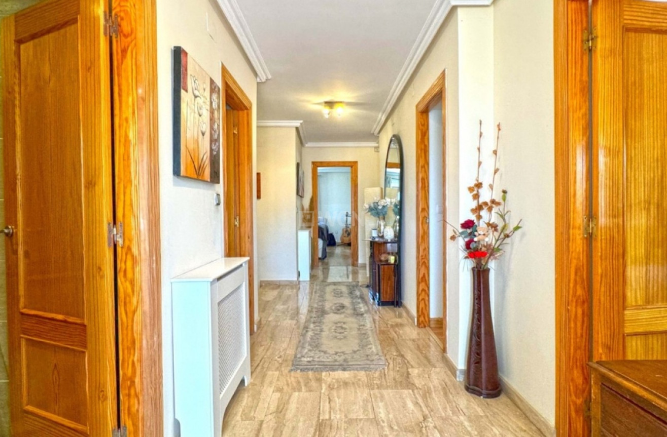 Odsprzedaż - Villa - Torrevieja - Los Balcones