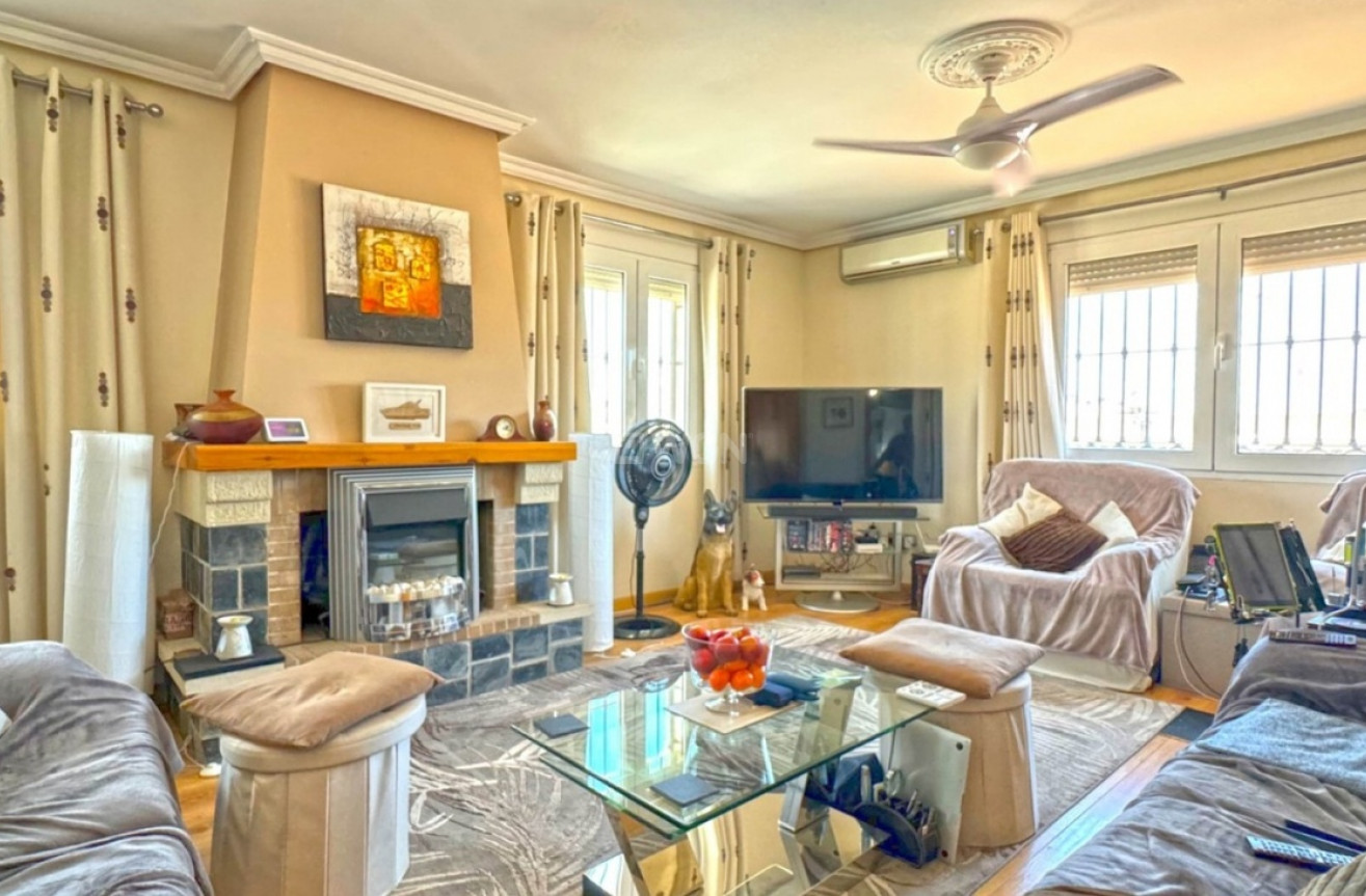 Odsprzedaż - Villa - Torrevieja - Los Balcones