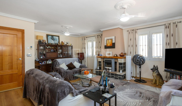 Odsprzedaż - Villa - Torrevieja - Los Balcones