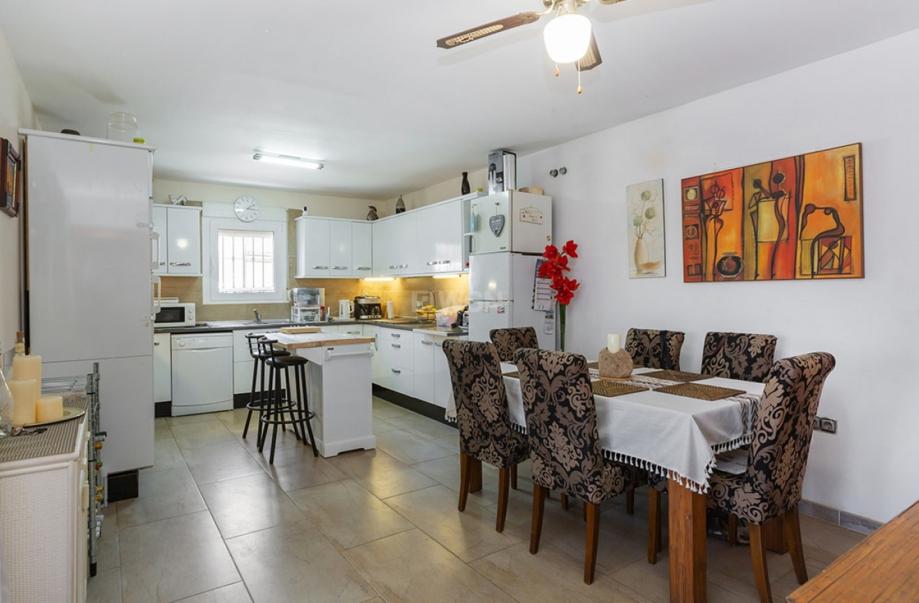 Odsprzedaż - Villa - Torrevieja - Los Balcones