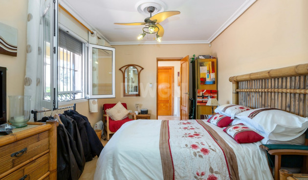 Odsprzedaż - Villa - Torrevieja - Los Balcones