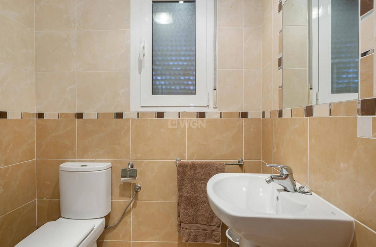 Odsprzedaż - Villa - Torrevieja - Los Balcones