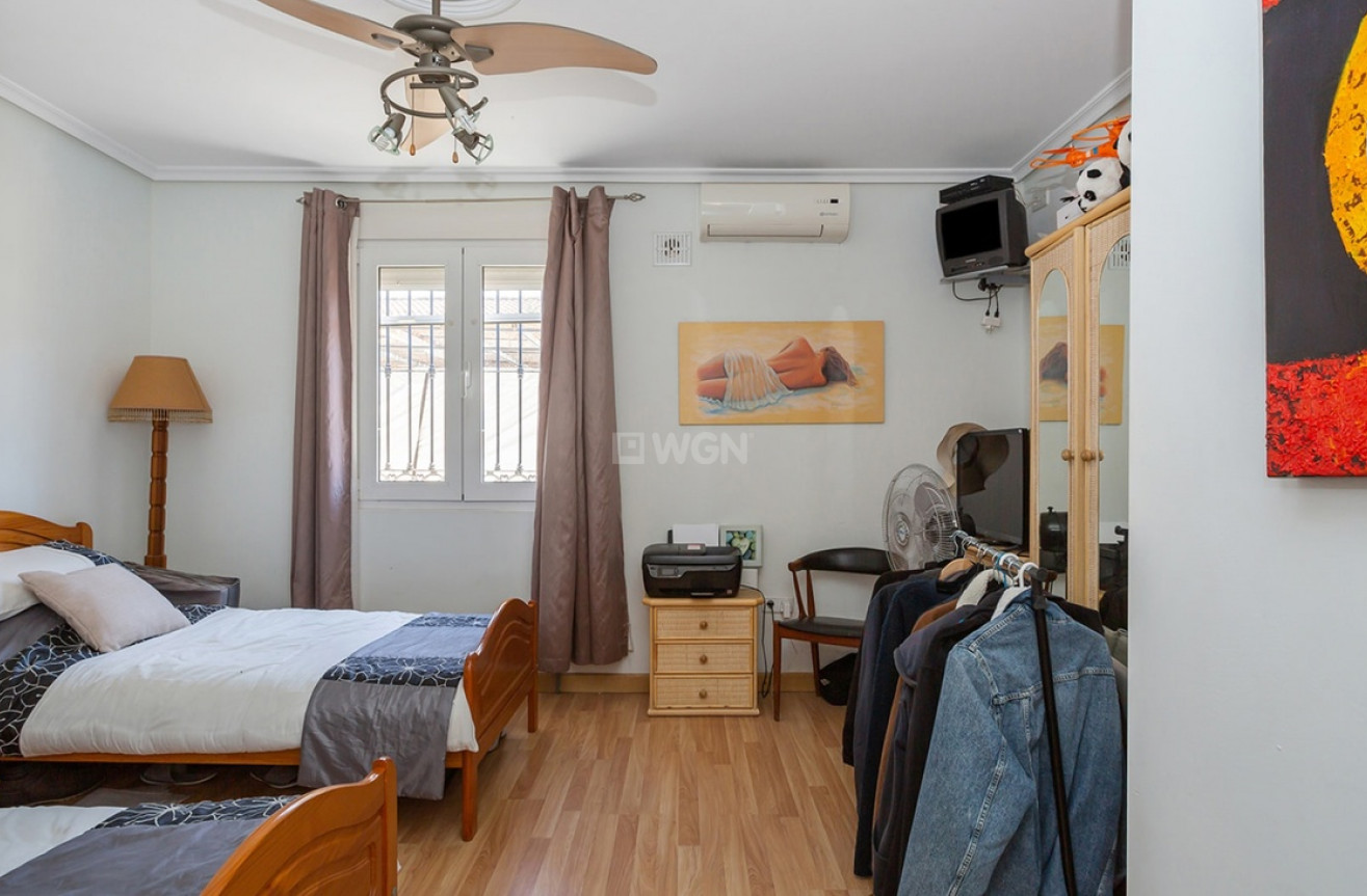 Odsprzedaż - Villa - Torrevieja - Los Balcones