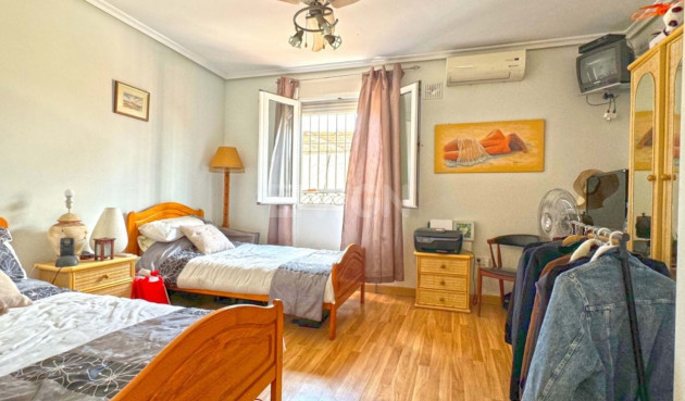 Odsprzedaż - Villa - Torrevieja - Los Balcones