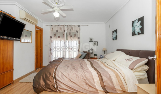 Odsprzedaż - Villa - Torrevieja - Los Balcones