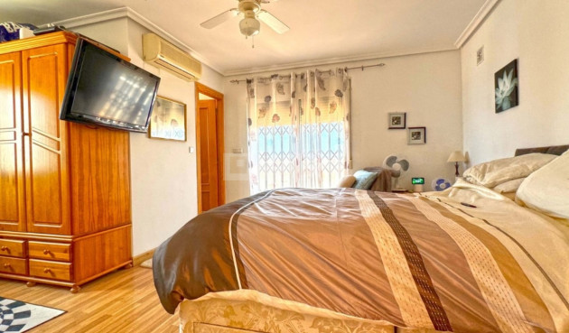 Odsprzedaż - Villa - Torrevieja - Los Balcones