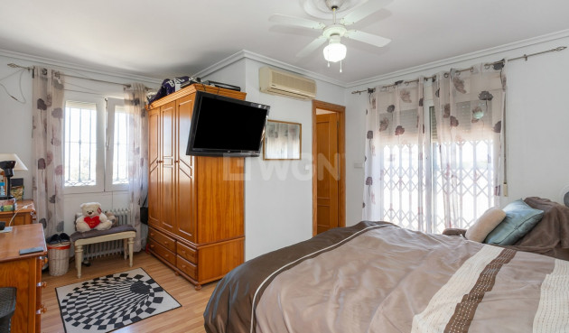 Odsprzedaż - Villa - Torrevieja - Los Balcones