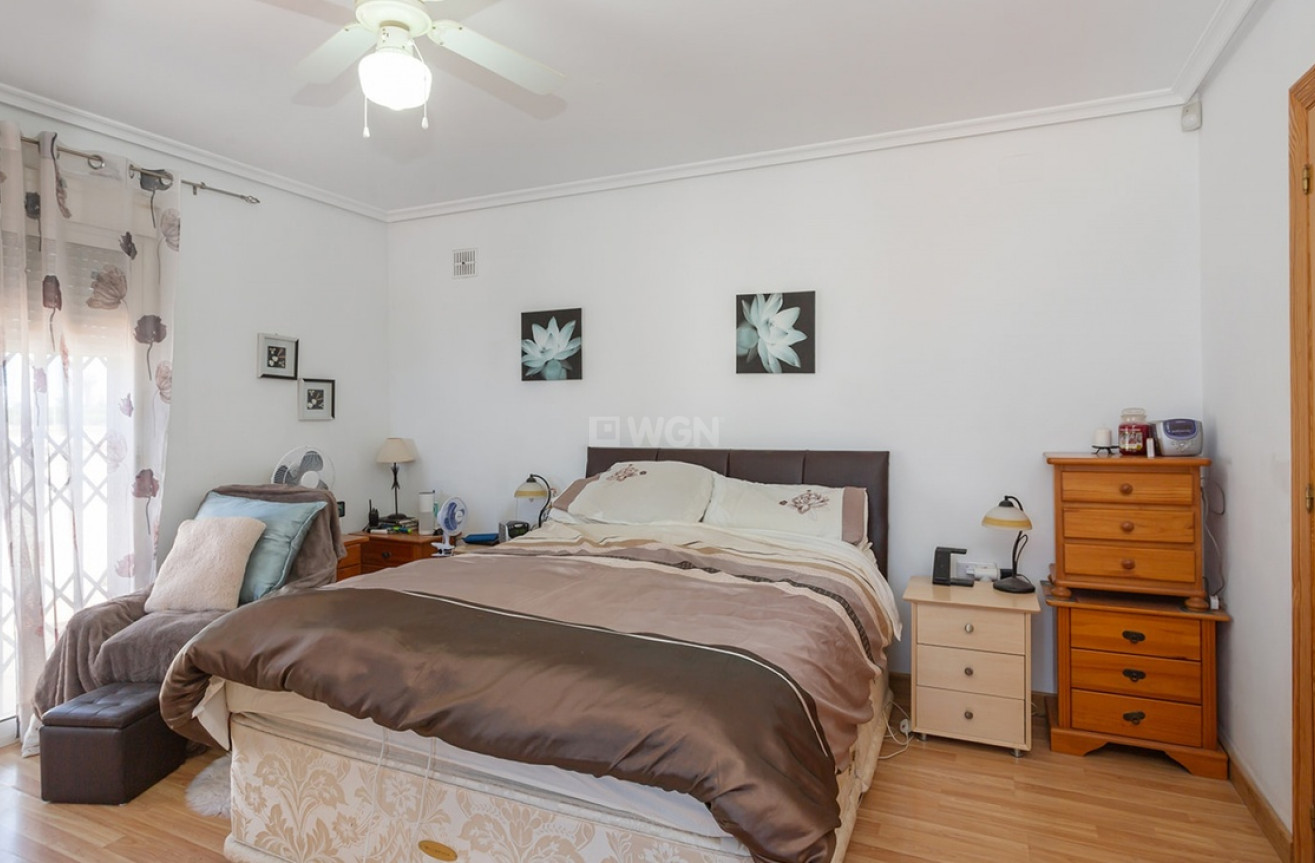 Odsprzedaż - Villa - Torrevieja - Los Balcones