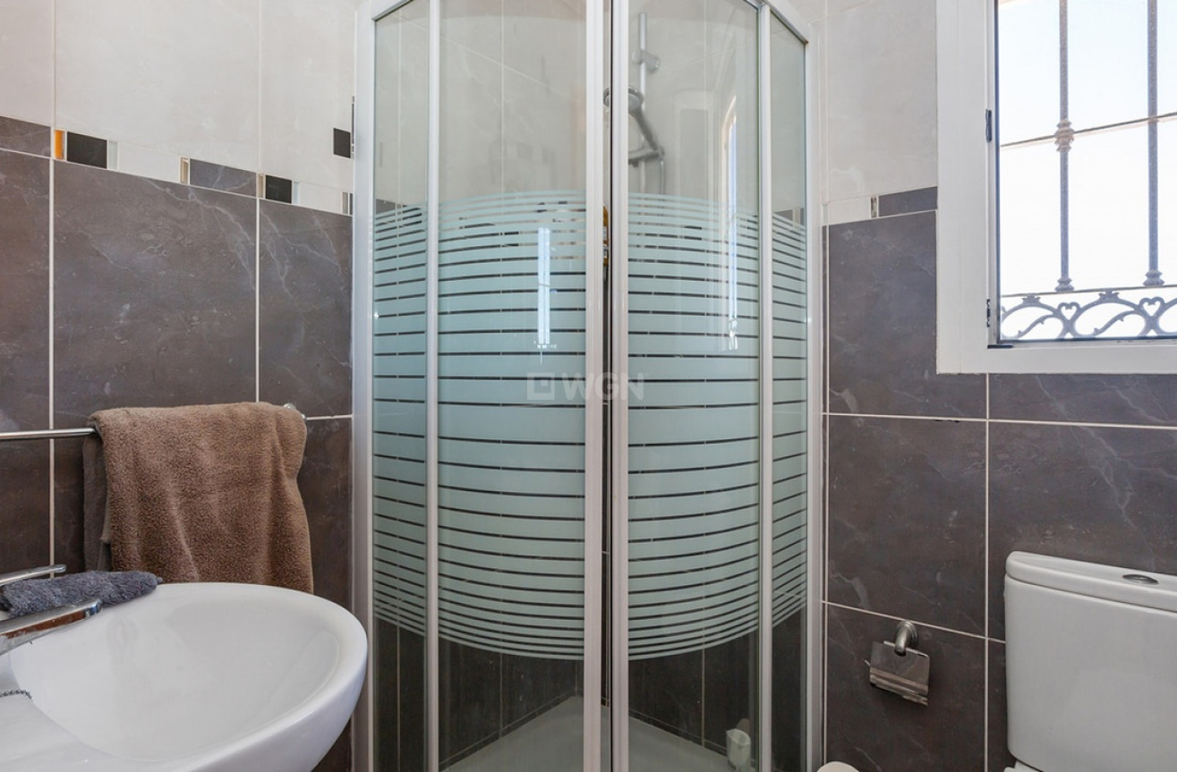 Odsprzedaż - Villa - Torrevieja - Los Balcones