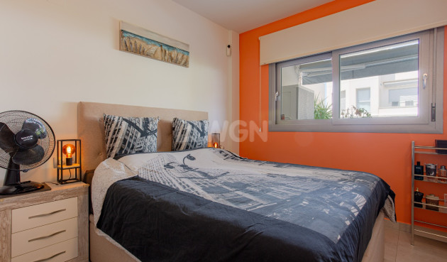 Odsprzedaż - Mieszkanie w bloku - Torrevieja - Costa Blanca