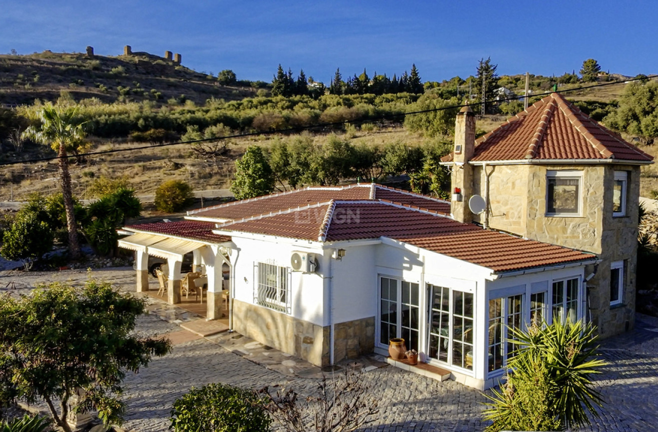 Odsprzedaż - Villa - Alcaucín - Inland