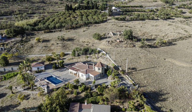 Odsprzedaż - Villa - Alcaucín - Inland