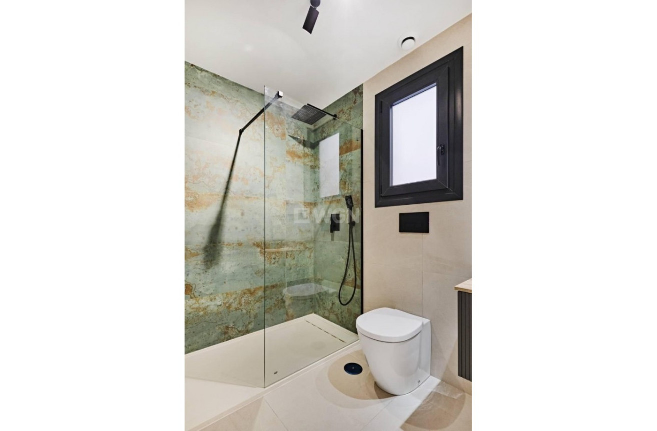 Odsprzedaż - Mieszkanie w bloku - Torrevieja - Costa Blanca