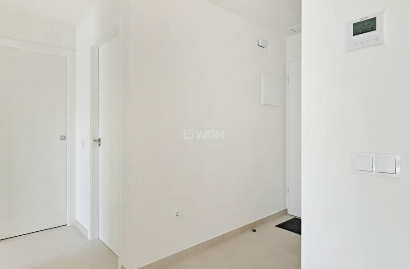 Odsprzedaż - Mieszkanie w bloku - Torrevieja - Costa Blanca