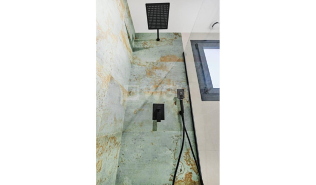 Odsprzedaż - Mieszkanie w bloku - Torrevieja - Costa Blanca