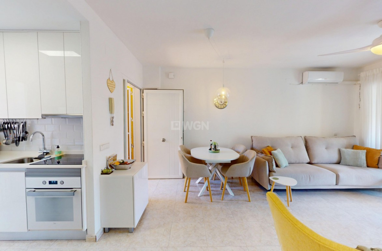 Odsprzedaż - Mieszkanie w bloku - Los Narejos - Costa Calida