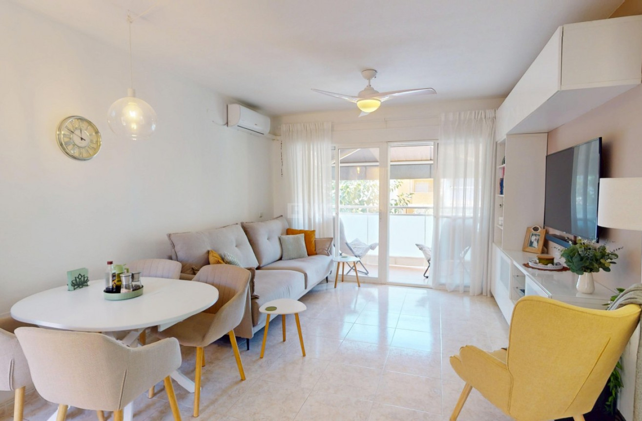 Odsprzedaż - Mieszkanie w bloku - Los Narejos - Costa Calida