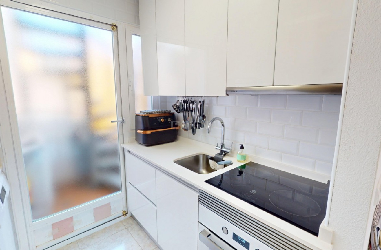 Odsprzedaż - Mieszkanie w bloku - Los Narejos - Costa Calida