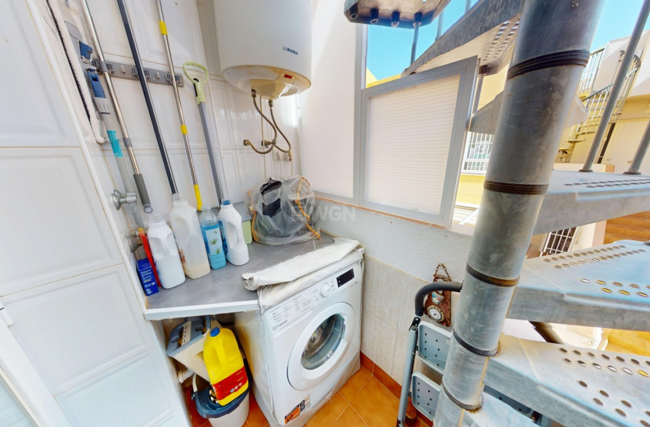 Odsprzedaż - Mieszkanie w bloku - Los Narejos - Costa Calida