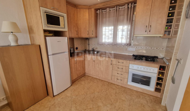 Odsprzedaż - Mieszkanie w bloku - Torrevieja - Torreblanca