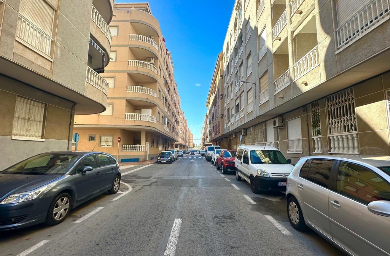 Odsprzedaż - Mieszkanie w bloku - Torrevieja - Acequion