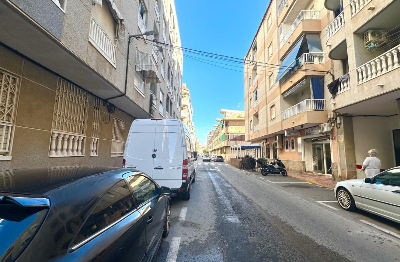 Odsprzedaż - Mieszkanie w bloku - Torrevieja - Acequion