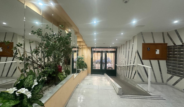 Odsprzedaż - Mieszkanie w bloku - Torrevieja - Acequion