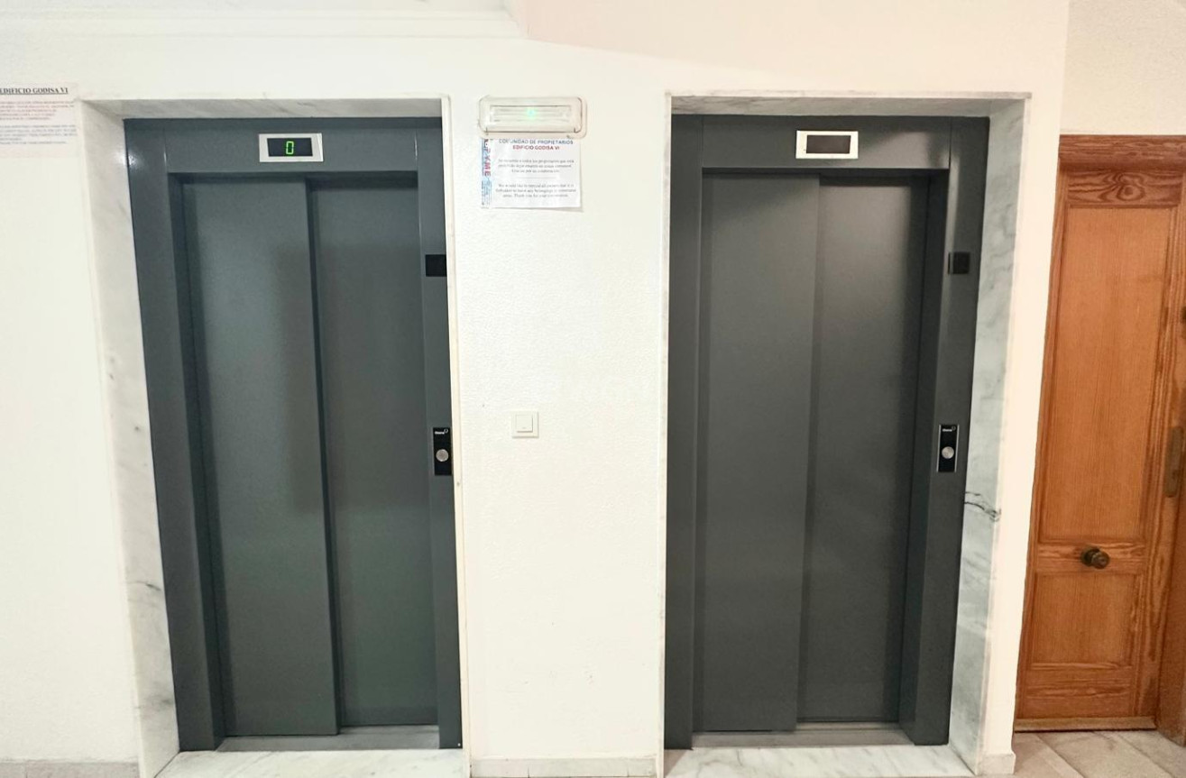 Odsprzedaż - Mieszkanie w bloku - Torrevieja - Acequion