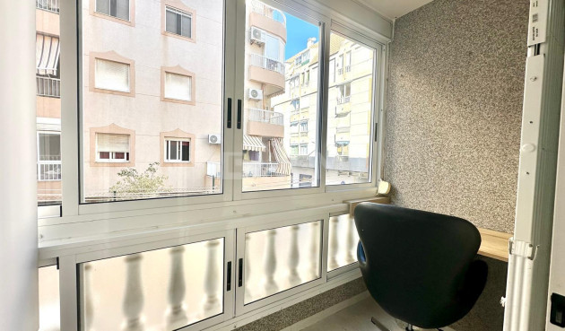 Odsprzedaż - Mieszkanie w bloku - Torrevieja - Acequion