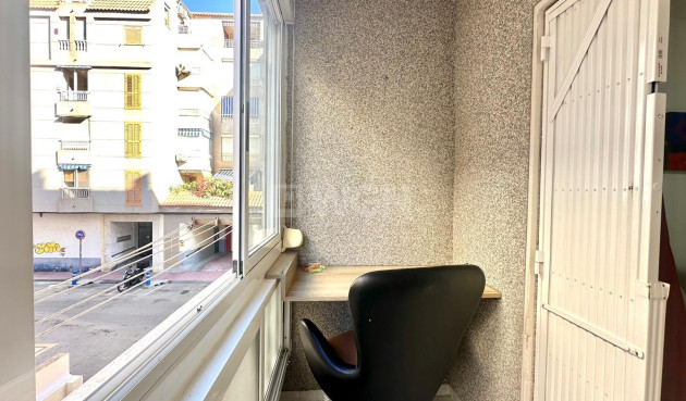 Odsprzedaż - Mieszkanie w bloku - Torrevieja - Acequion