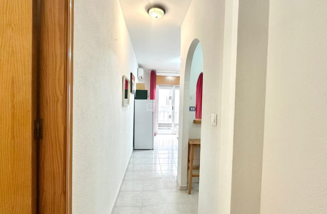 Odsprzedaż - Mieszkanie w bloku - Torrevieja - Acequion