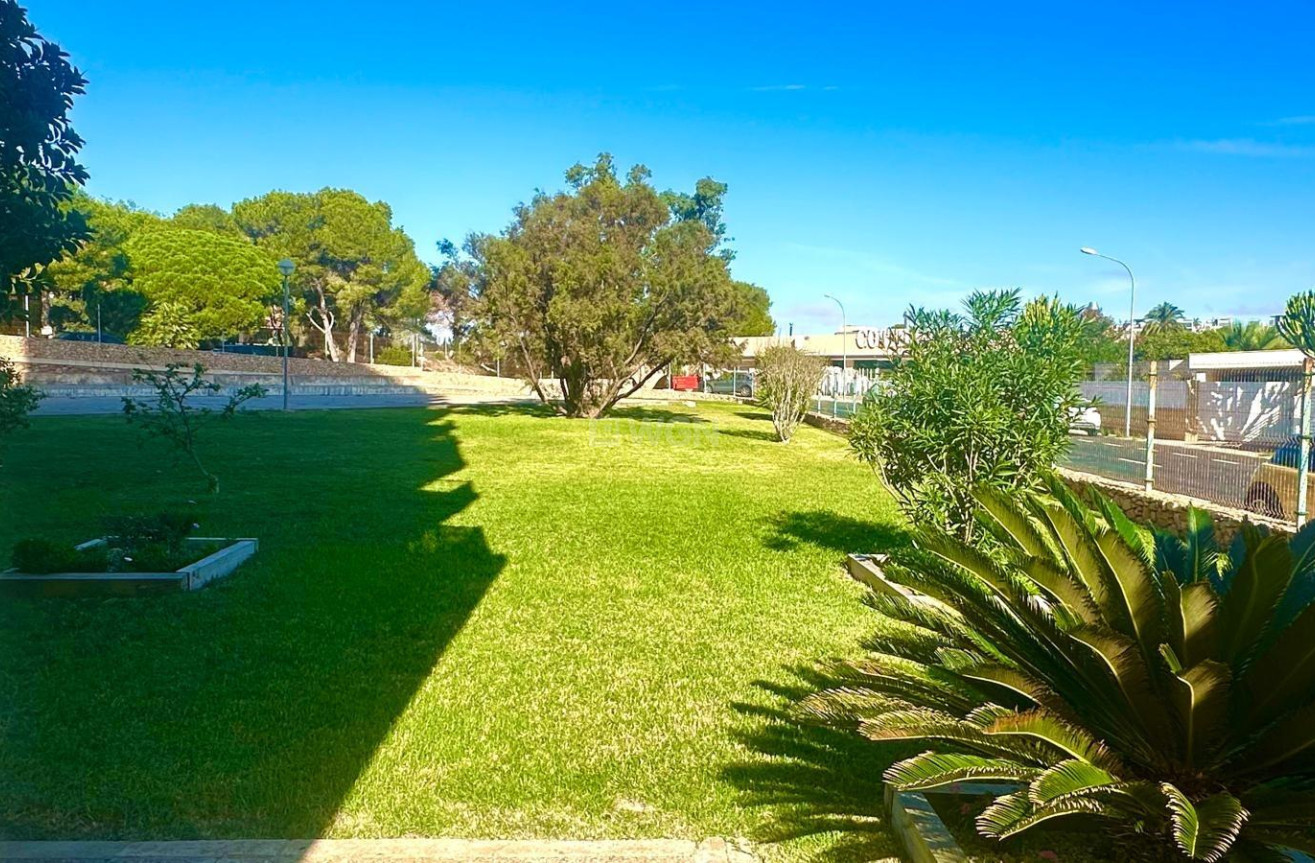 Odsprzedaż - Mieszkanie w bloku - Orihuela Costa - Altos De Campoamor