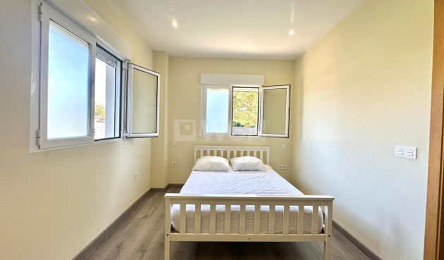 Odsprzedaż - Mieszkanie w bloku - Orihuela Costa - Altos De Campoamor