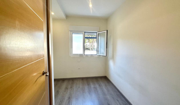 Odsprzedaż - Mieszkanie w bloku - Orihuela Costa - Altos De Campoamor