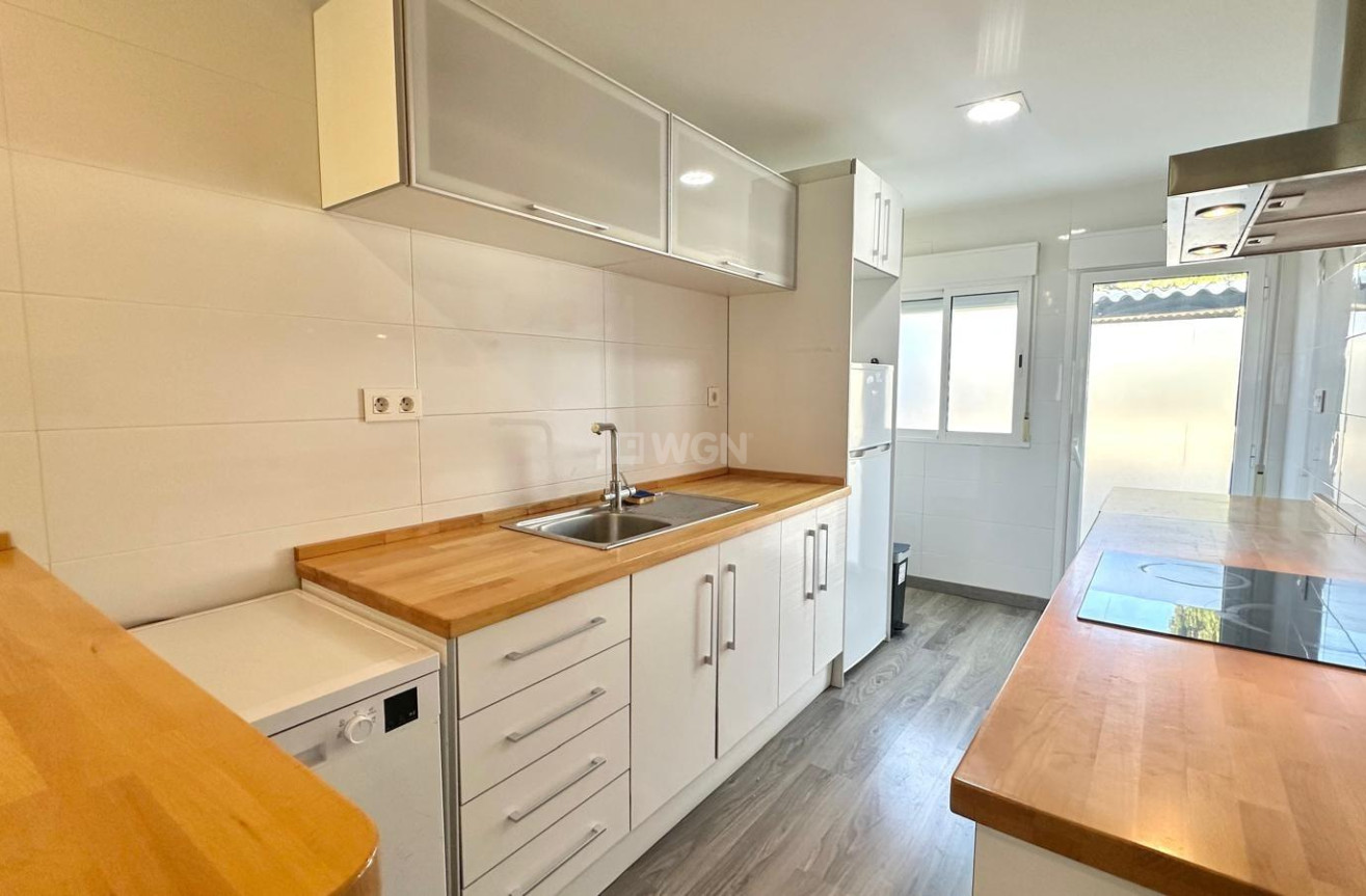 Odsprzedaż - Mieszkanie w bloku - Orihuela Costa - Altos De Campoamor