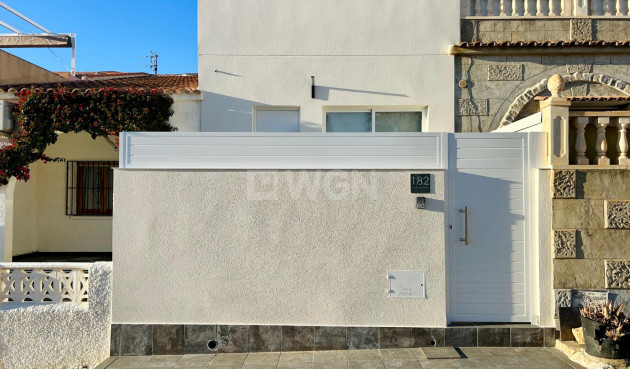 Odsprzedaż - Kamienica - Torrevieja - Costa Blanca